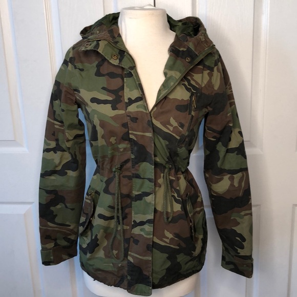 Jackets & Blazers - Hooded Camo Jacket
